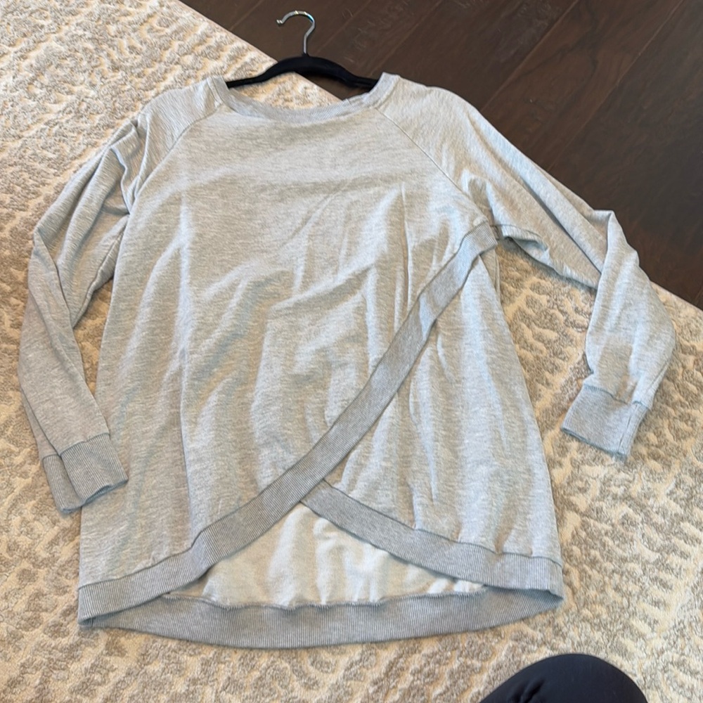Seraphine nursing friendly sweatshirt. Size L